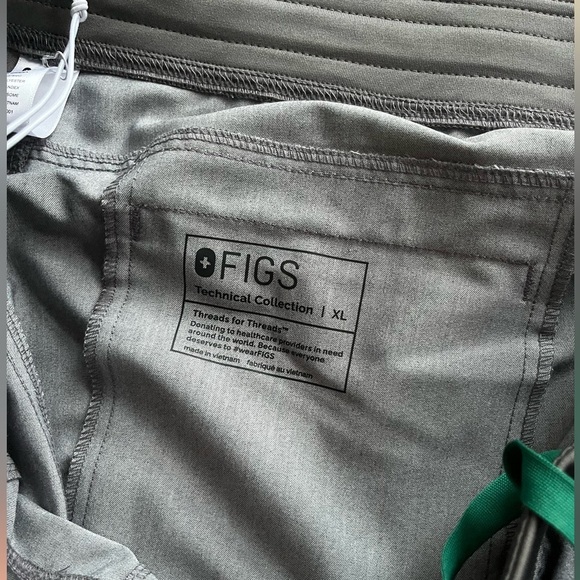 Figs Mens Graphite Gray Scrub Pants Axim Cargo Sz XL NWT - Picture 10 of 10